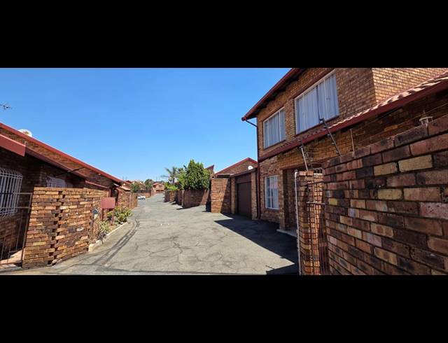 3 BEDROOM CLUSTER FOR SALE IN SOUTH CREST